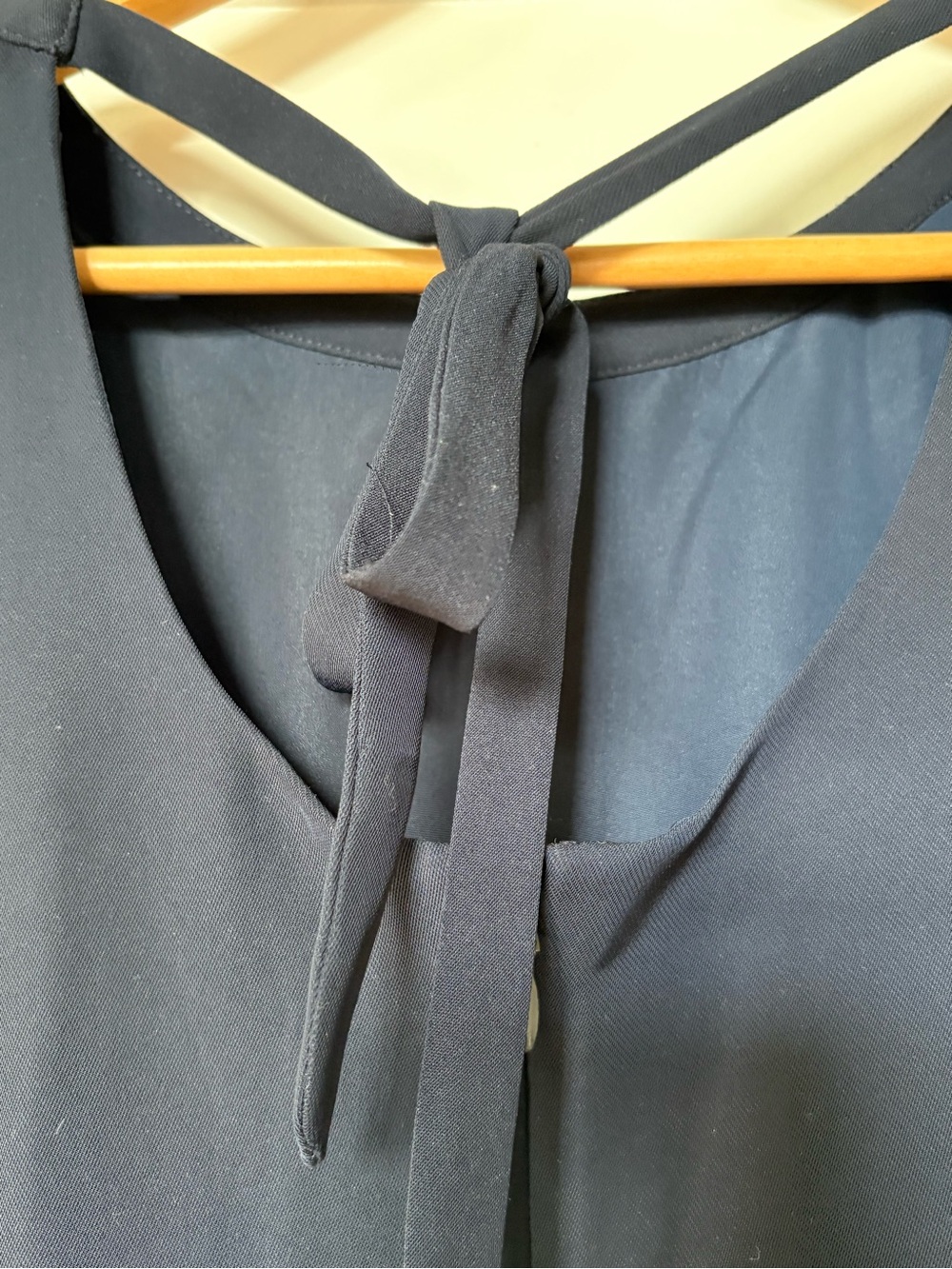Loft Classic Navy Blue Flutter Sleeve Dress Size 2 - Picture 6 of 9